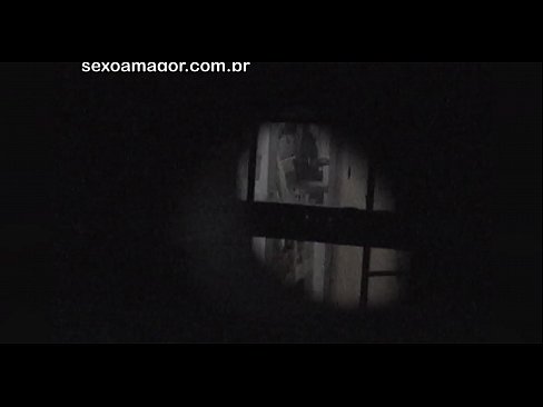 ❤️ Blondie hè videoregistrata in segretu da un voyeur di u quartieru nascostu daretu à i mattoni cavi ️ Pornu di qualità à porn co.pornpicslove.ru